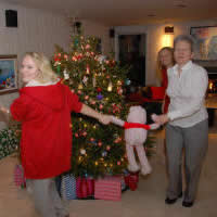 Dance around the Christmas tree, "Nu er det Jul igen"